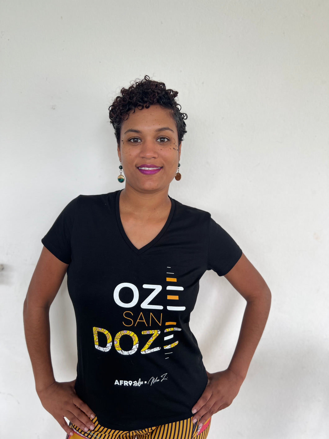 T-Shirt noir col V OZÉ SAN DOZÉ